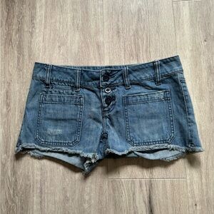 American Eagle button fly denim mini shorts🦋